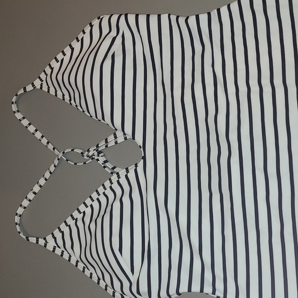 Swimwear 2 pcs Bundle - Picture 2 of 10